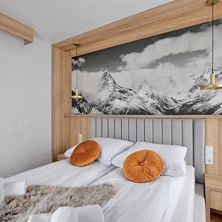 Male Zywczanskie Odkryj * ザコパネ